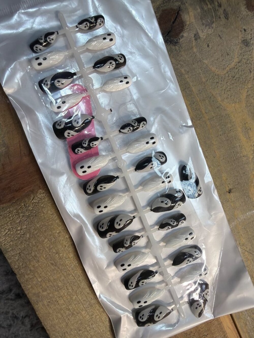 3DGhost-Themed Black & White Halloween Press-On Nails - 24-Piece Set